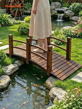 Cầu gỗ ngoài trời dáng cong lan can hai bên - CGN 014