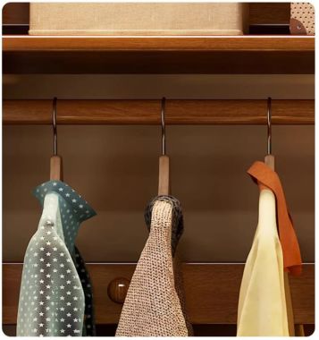 Giá treo quần áo bằng gỗ – Giải pháp lưu trữ sang trọng-KGT 004