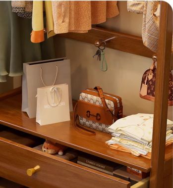 Giá treo quần áo bằng gỗ – Giải pháp lưu trữ sang trọng-KGT 004