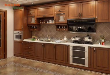 Mẫu tủ bếp gỗ tự nhiên hiện đại cho gia đình Việt-TBH 005