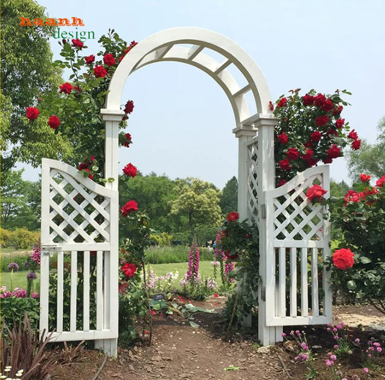 Cổng gỗ hiện đại bằng gỗ Teak tự nhiên ngoài trời