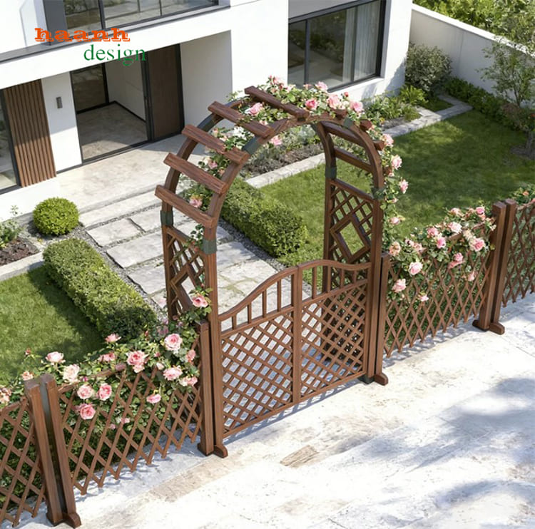 Mẫu vòm kết hợp cánh cổng và hoa leo Cổng vòm có cánh đan đặt giữa vườn hoa