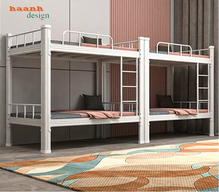 Gợi ý bố trí nhiều bộ giường tầng màu trắng Hai bộ giường tầng sắt màu trắng trong không gian rộng