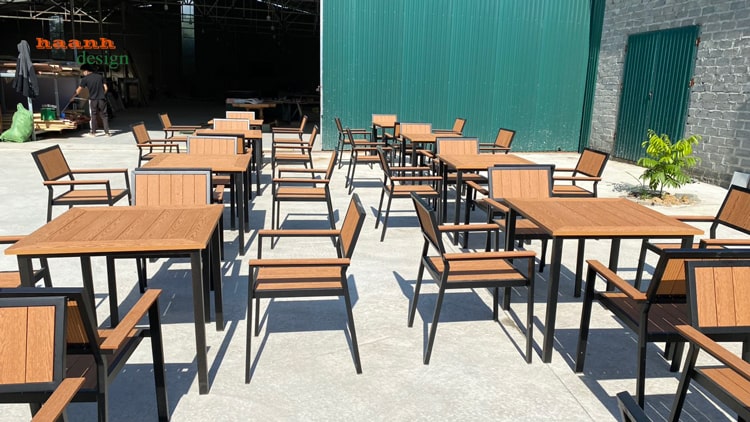 Hoàn thành bàn ghế chân sắt mặt gỗ teak tự nhiên cho khách hàng TP HCM