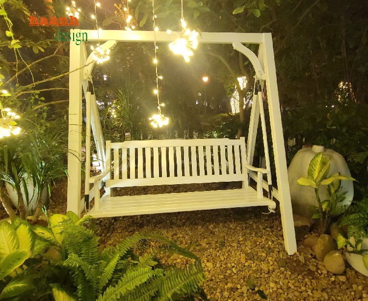  Xích đu gỗ teak sân vườn